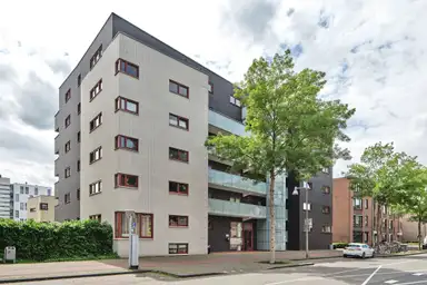 220m2 flat to rent for 2184€/month in Molenstraat-Centrum 126, Apeldoorn