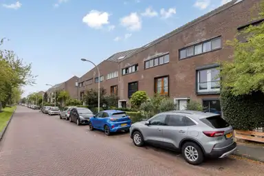 213m2 huis te huur voor 3000€/maand in Anthony Fokkersingel 60, The Hague