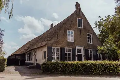 350m2 house to rent for 2300€/month in Molenstraat, Raamsdonk
