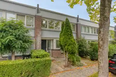132m2 house to rent for 1995€/month in Bosbessenstraat 10, Almere