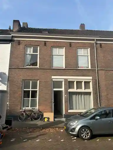 45m2 Chambre à louer pour 995€/mois à Begijnenstraat, Oss