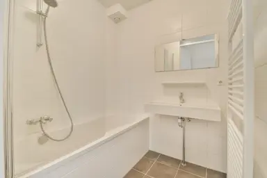 77m2 flat to rent for 1780€/month in Waldorpstraat 574, The Hague