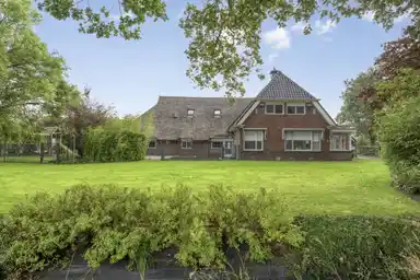 343m2 Casa in affitto per 3000€/mese a Terheijlsterweg 51, Nieuw-Roden