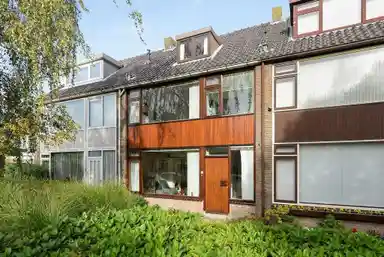 16m2 room to rent for 540€/month in Schimmelpenninck van der Oyeweg, Delfgauw
