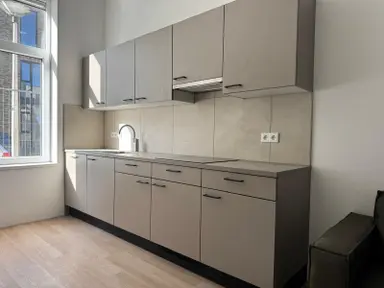 189m2 maison à louer pour 1695€/mois à Doctor Benthemstraat 13, Enschede