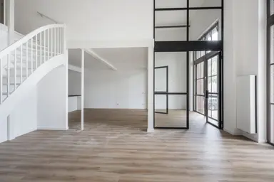 141m2 apartment to rent for 2572€/month in Heiman Dullaertplein, Rotterdam