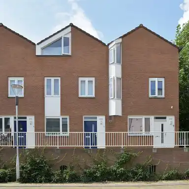 113m2 house to rent for 1401.43€/month in Langestraat 29-01, Tilburg