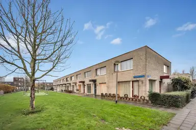 85m2 house to rent for 1650€/month in Mantegnaplantsoen 4, Almere