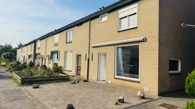 96m2 maison à louer pour 1495€/mois à James Rossstraat, Enschede