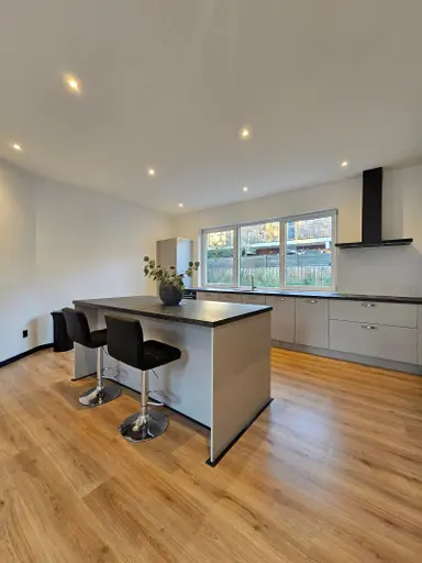 156m2 house to rent for 2800€/month in Villastraat, Schiedam