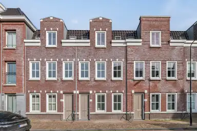 137m2 house to rent for 3250€/month in Plaspoelstraat 67, Leidschendam