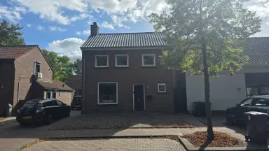 115m2 house to rent for 1950€/month in Sint Antoniusstraat 19A, Schijf