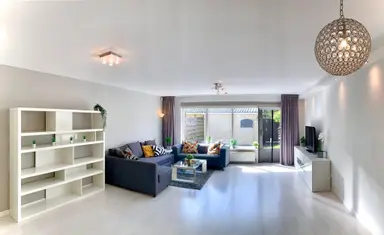 117m2 house to rent for 3100€/month in Anne de Vrieslaan 22, Amstelveen