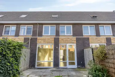 127m2 huis te huur voor 2055€/maand in Bresselaan, Barneveld