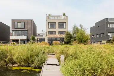 275m2 Haus zur Miete für 4000€/Monat in Thomas Hoodstraat, Amsterdam