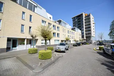 75m2 flat to rent for 2495€/month in Hermonlaan 19, Rotterdam