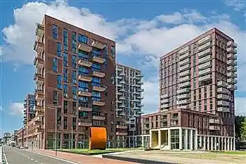 166m2 maison à louer pour 2410€/mois à Brede Hilledijk 196, Rotterdam