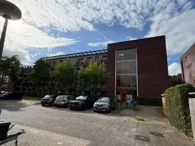 90m2 flat to rent for 1268€/month in Westhove 10, Huizen