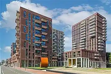 166m2 maison à louer pour 2410€/mois à Brede Hilledijk, Rotterdam