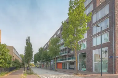 185m2 apartment to rent for 3797€/month in Emmy Andriessestraat, Amsterdam