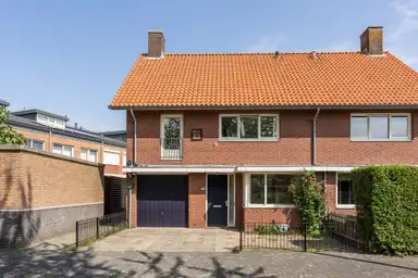 168m2 house to rent for 3300€/month in Gruttosingel 38, The Hague