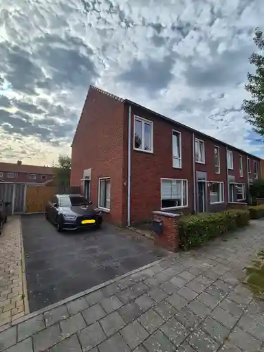 122m2 Casa in affitto per 1228.07€/mese a Rozenstraat 33, Raalte