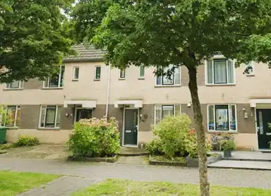 131μ² μονοκατοικία προς ενοικίαση για 3250€/μήνα σε Willem Andriessenlaan 10, Amstelveen
