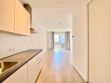 23.87m2 studio à louer pour 856€/mois à Laakweg 24, The Hague