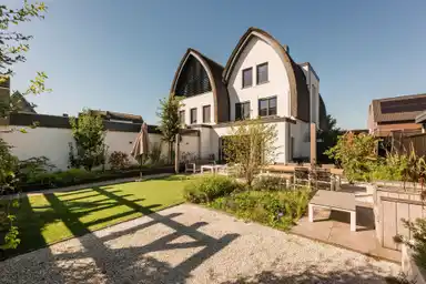 252m2 house to rent for 6000€/month in Daslookstraat 11, Badhoevedorp