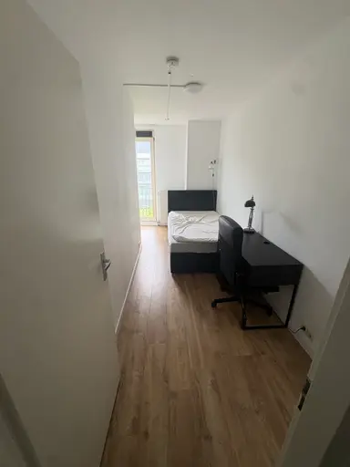 10m2 room to rent for 863€/month in Clauskindereweg, Amsterdam