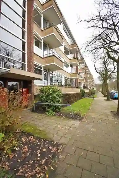 155m2 apartment to rent for 1725€/month in Cromhoutlaan, Rijswijk