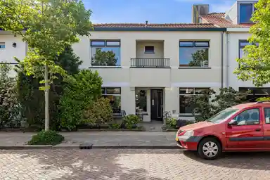 187m2 house to rent for 3595€/month in Noordenburglaan 16, Voorburg