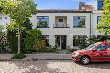 187m2 house to rent for 3595€/month in Noordenburglaan 16, Voorburg