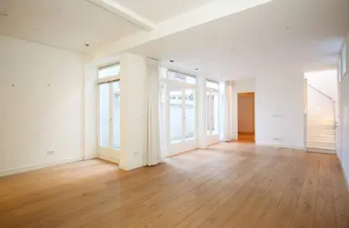 130m2 apartment to rent for 6500€/month in Nieuwe Looiersstraat, Amsterdam
