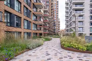 82m2 Appartement à louer pour 2475€/mois à Mahoniehout 402, Zaandam