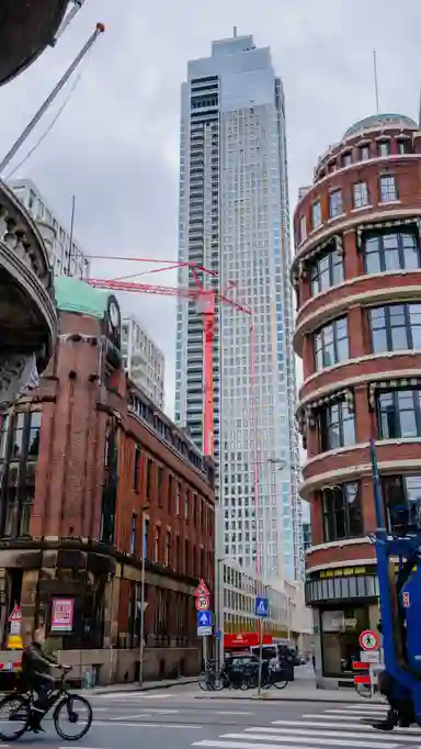 128m2 apartment to rent for 2125€/month in Houtlaan 11, Rotterdam