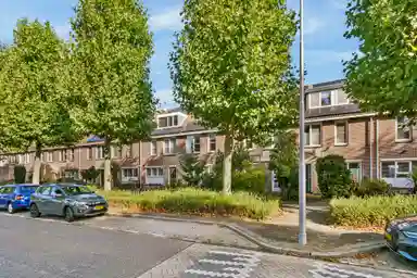 119m2 house to rent for 3250€/month in Noorderkroon 10, Amstelveen