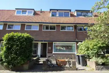123m2 maison à louer pour 2495€/mois à Kleine Drift, Hilversum