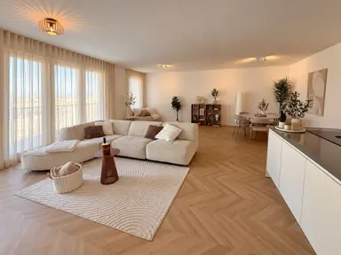 100m2 apartment to rent for 3250€/month in Mary van der Sluisstraat, Amsterdam