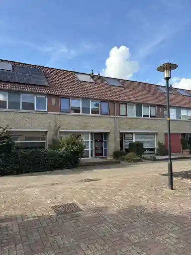 m2 house to rent for 932.93€/month in Montferland 23, Apeldoorn