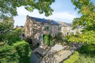 98m2 house to rent for 2375€/month in Irisstraat 18, Zuid-Beijerland