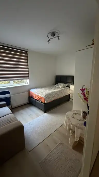 75μ² Δωμάτιο προς ενοικίαση για 1200€/μήνα σε Joost van Geelstraat, Rotterdam