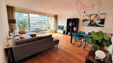 100m2 apartment to rent for 2650€/month in Hoofdweg, Amsterdam