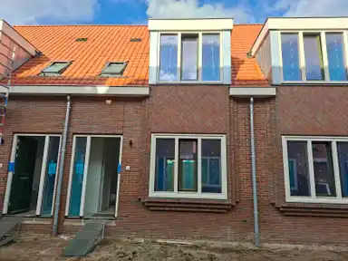 88m2 house to rent for 932.93€/month in Domela Nieuwenhuisstraat 9, Zaandijk