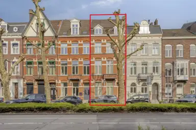 355m2 Appartement à louer pour 3775€/mois à Wilhelminasingel 113, Maastricht