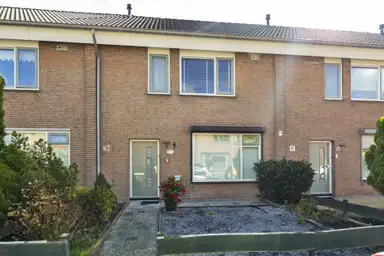 m2 house to rent for 932.93€/month in Kortenaerstraat 7, Dinteloord