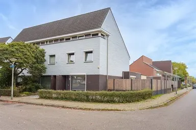 162m2 maison à louer pour 2595€/mois à Klinkhegge 41, Maastricht