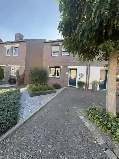 77m2 house to rent for 764.14€/month in Parallelweg 183, Heerlen
