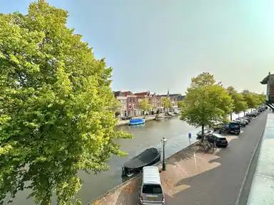 m2 Appartement à louer pour 945€/mois à Oude Vest, Leiden