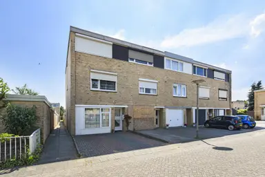 133m2 maison à louer pour 1700€/mois à Mozartstraat, Roermond